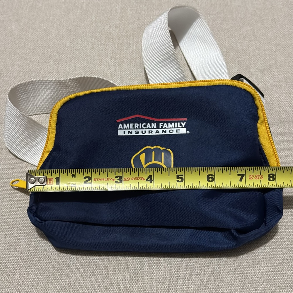 Free With $25 Purchase-Milwaukee Brewers Waist Bag/Fanny Pack-Unisex - Picture 5 of 13